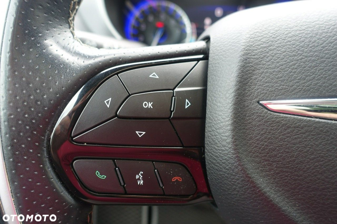 Chrysler Pacifica - 34