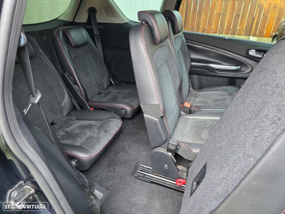 Ford S-Max 2.2 TDCi Titanium 7L - 19