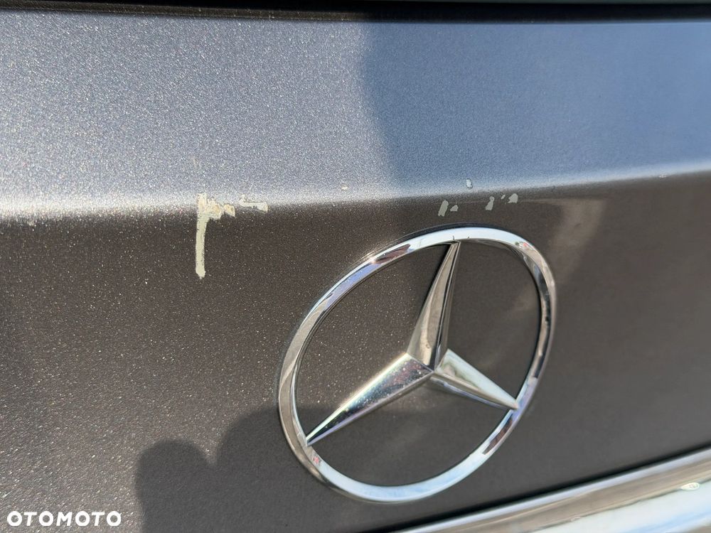 Mercedes-Benz GLA 180 7G-DCT - 16