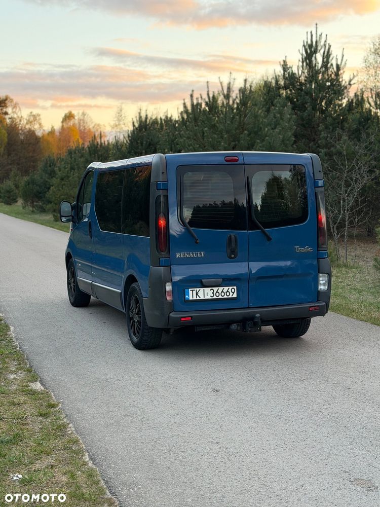 Renault Trafic Passenger Authentique - 11