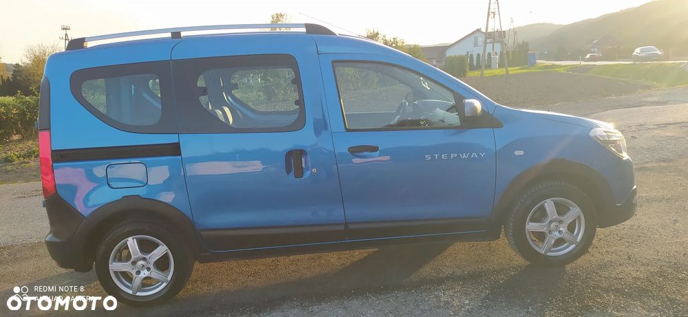 Dacia Dokker TCe 115 Stepway Celebration - 4