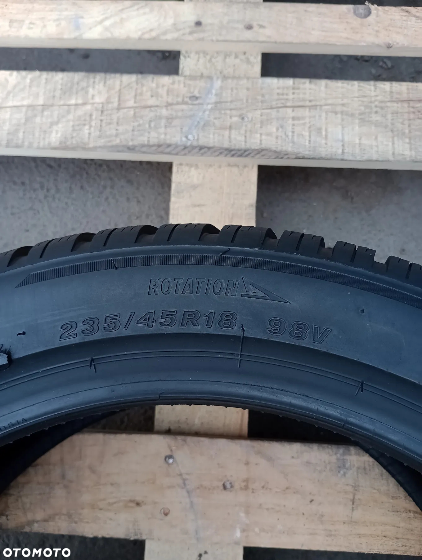 OPONA ZIMOWA 1x 235/45 R18 98V BRIDGESTONE BLIZZAK LM005 2123DOT - 6