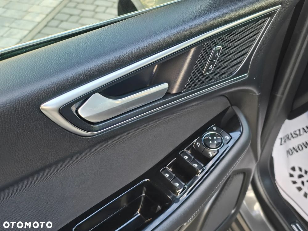 Ford S-Max 2.0 TDCi Titanium PowerShift - 24