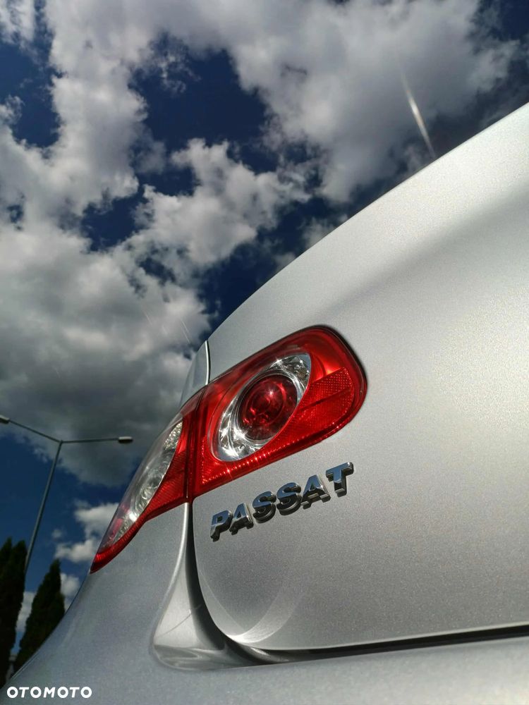 Volkswagen Passat - 15