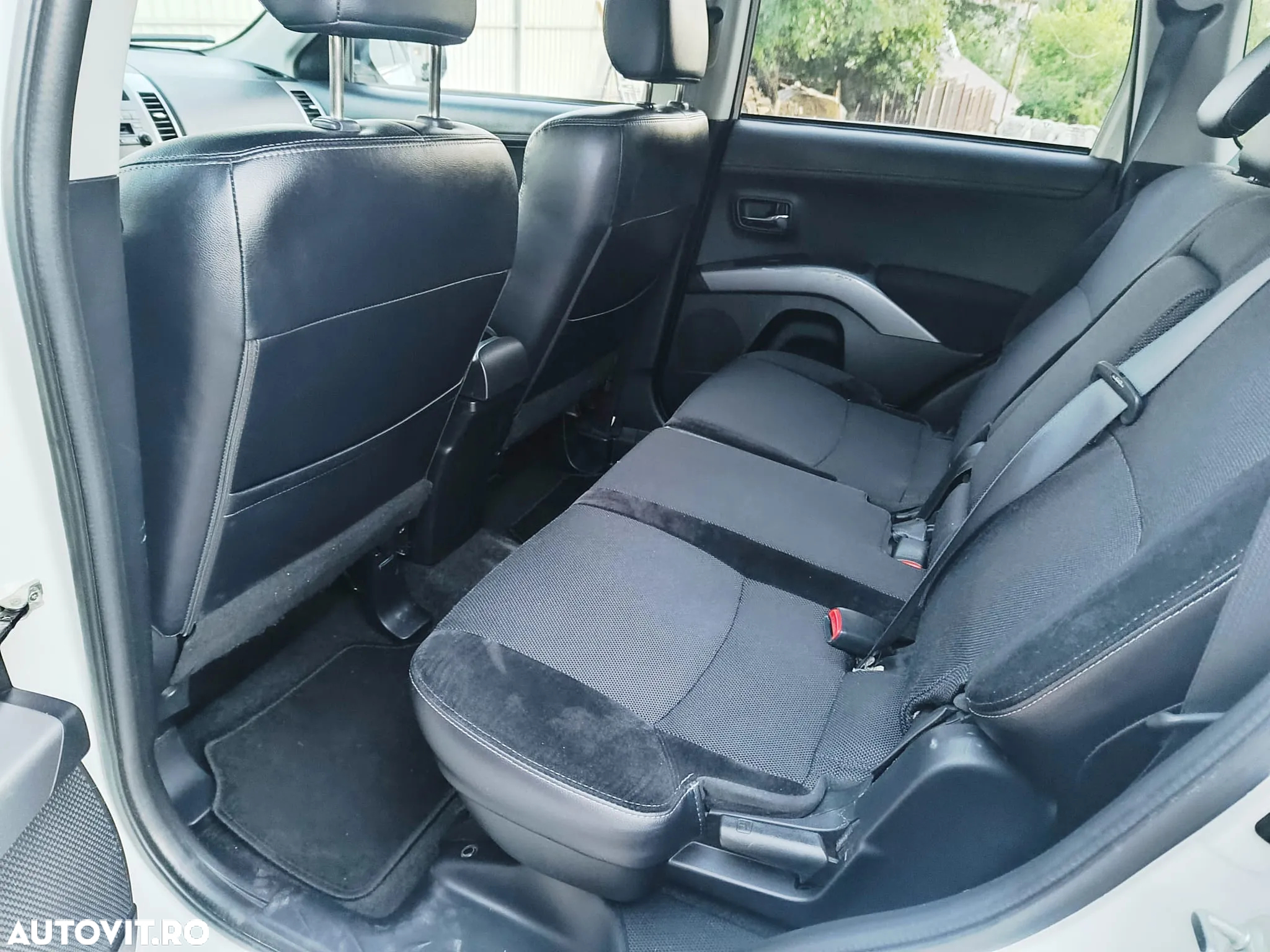 Mitsubishi Outlander 2.2 DI-D 4WD Instyle - 14