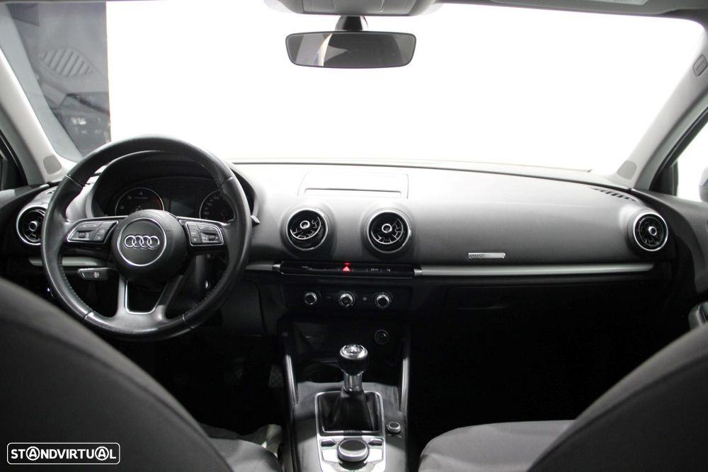 Audi A3 Limousine 1.6 TDI Design - 9