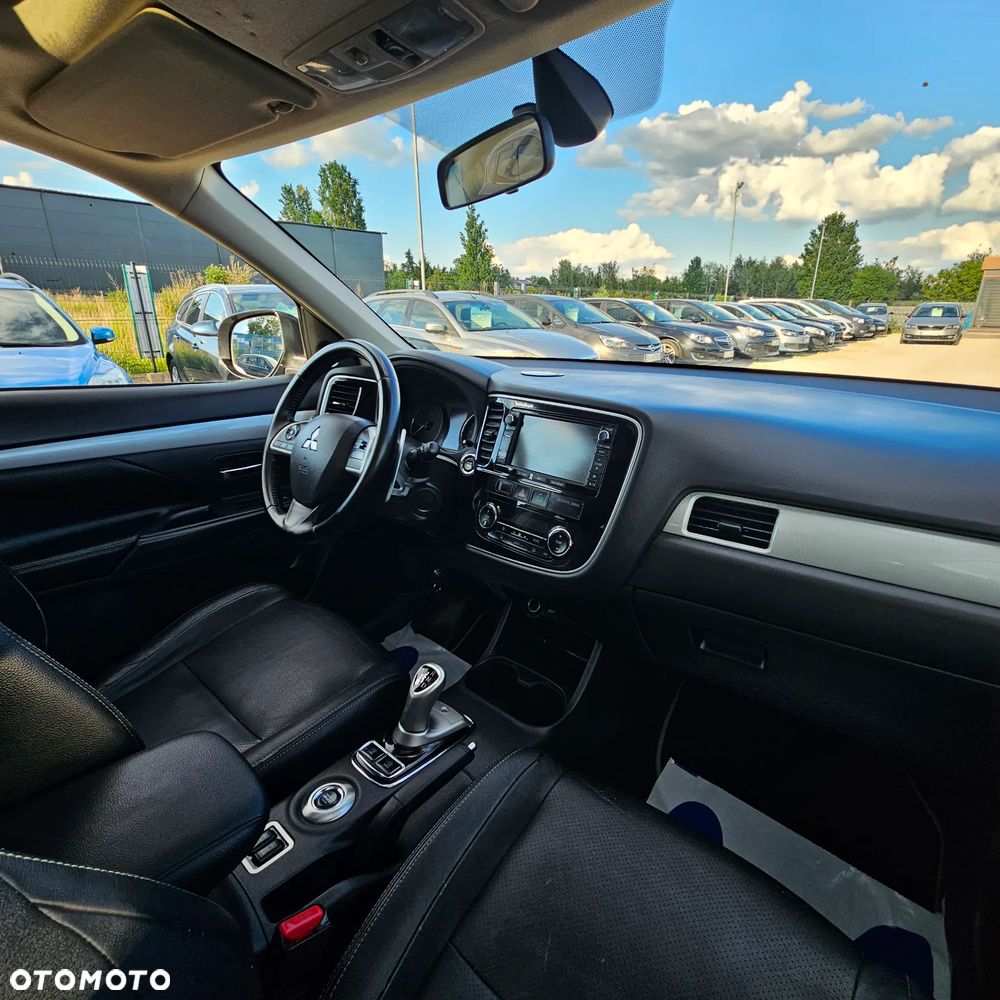 Mitsubishi Outlander - 31