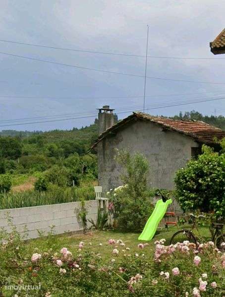 Terreno com construções - Grande imagem: 4/12