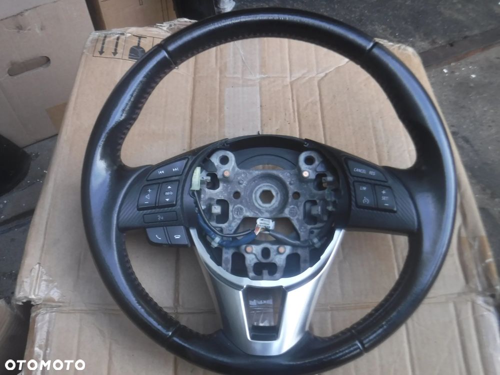 Mazda 3 BM  6 kierownica skorzana ladna czerwona nic