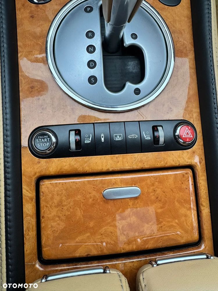 Bentley Flying Spur - 27