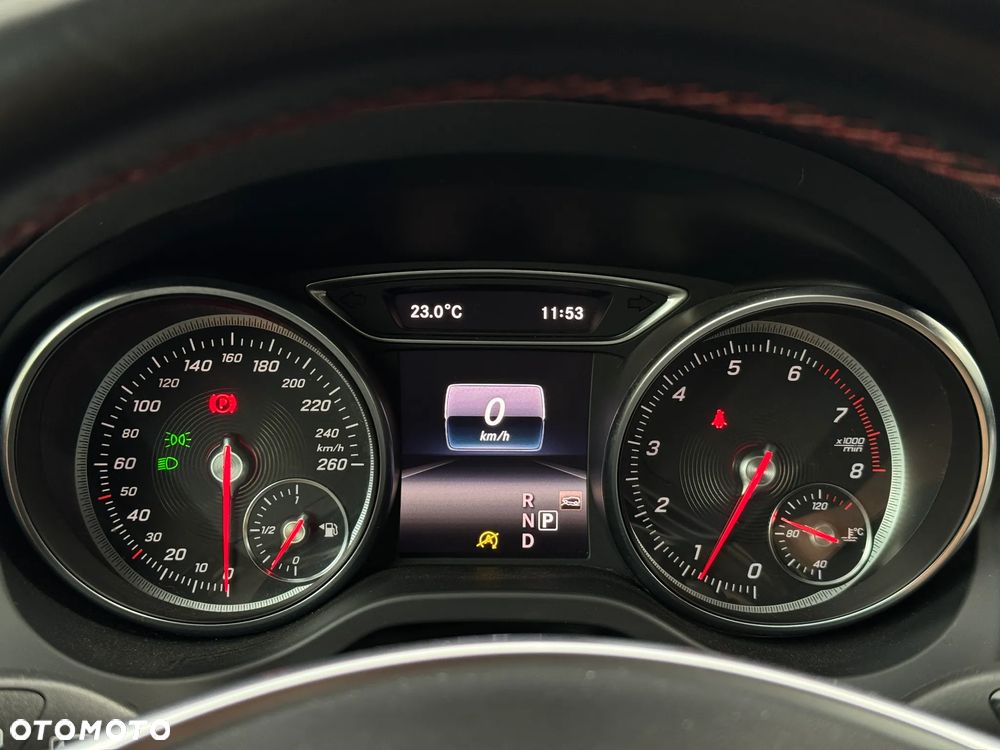 Mercedes-Benz GLA 220 4-Matic AMG Line - 26