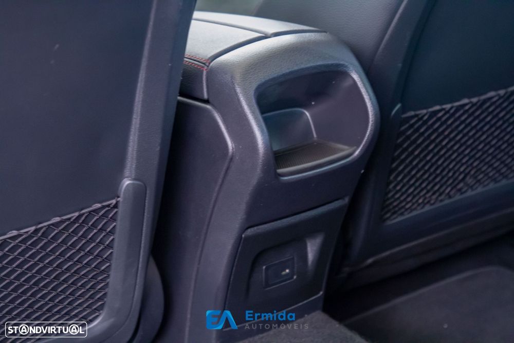 Mercedes-Benz A 250 e 8G-DCT AMG Line - 38