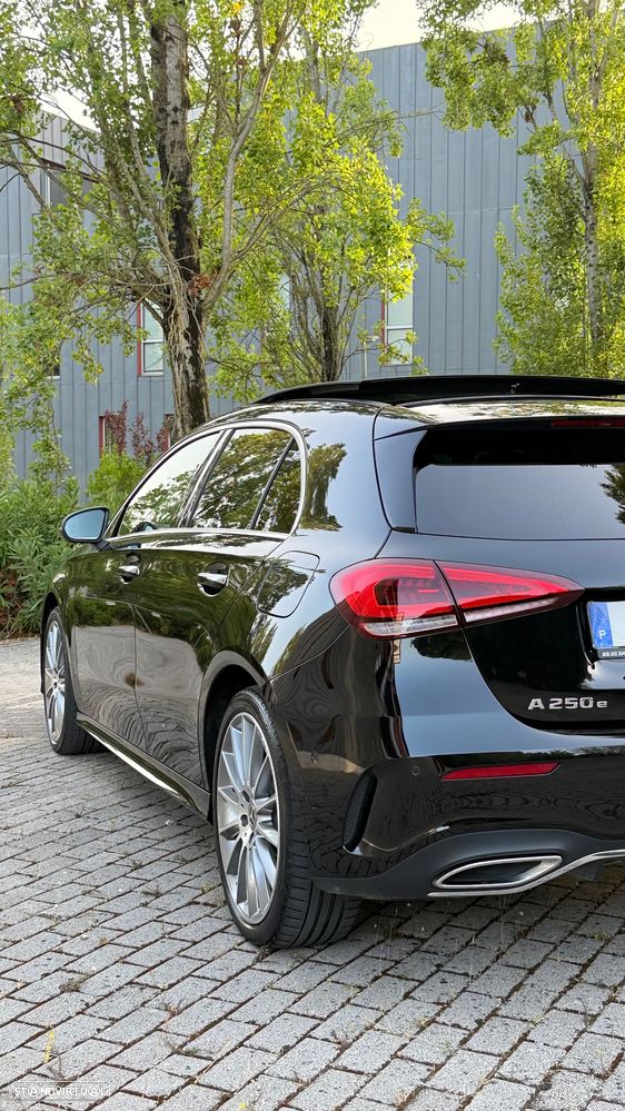 Mercedes-Benz A 250 e AMG Line - 18