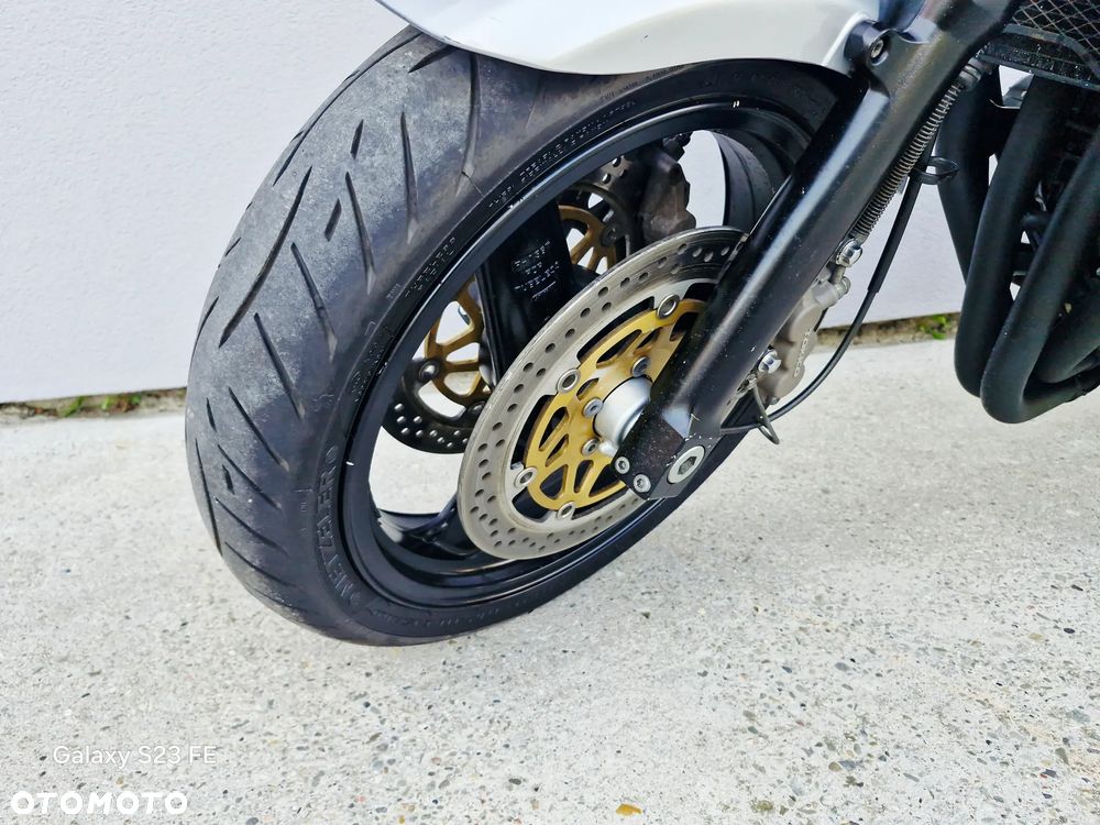 Kawasaki ZRX - 20