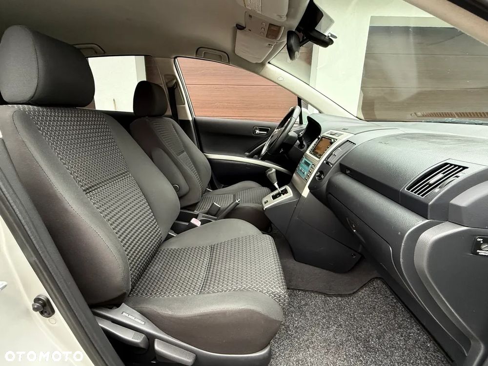 Toyota Corolla Verso 1.8 Sol 7os MM - 26