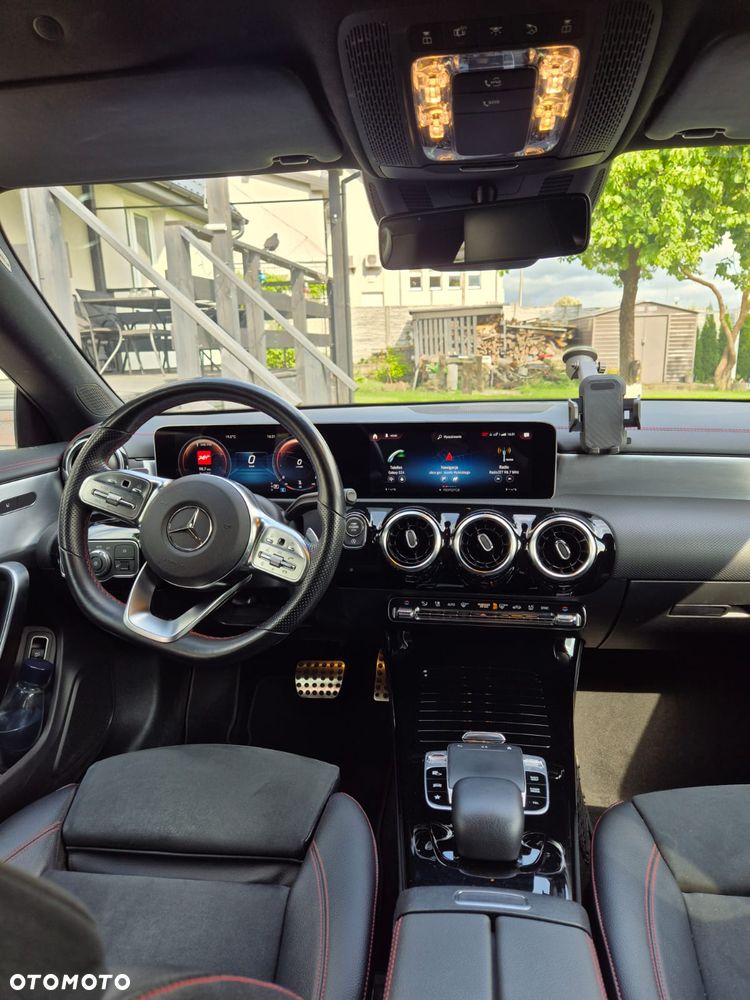 Mercedes-Benz CLA 180 AMG Line 7G-DCT - 12