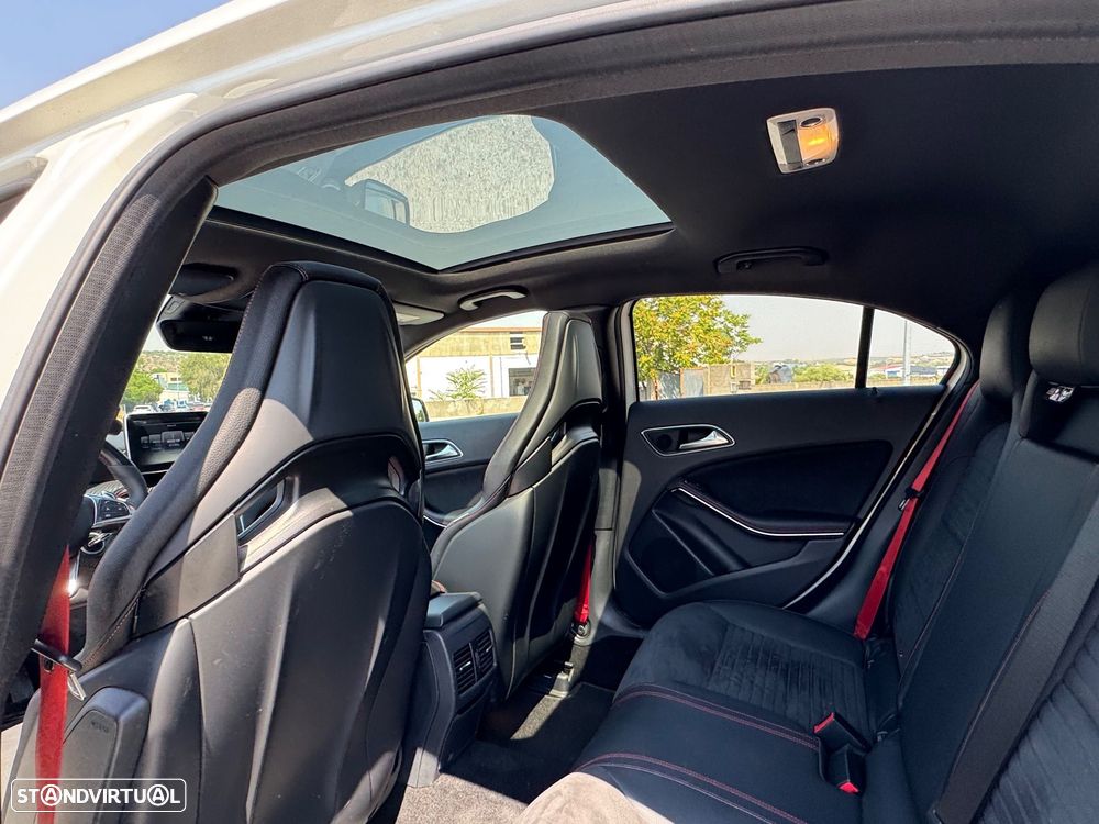 Mercedes-Benz A 45 AMG 4Matic Speedshift 7G-DCT - 14