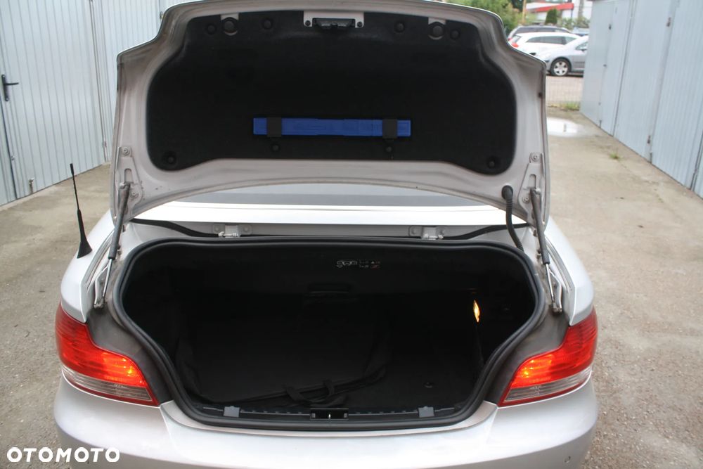 BMW Seria 1 120i Limited Edition Lifestyle mit M Sportpaket - 23