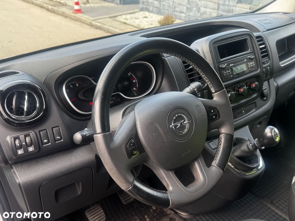 Opel Vivaro - 8