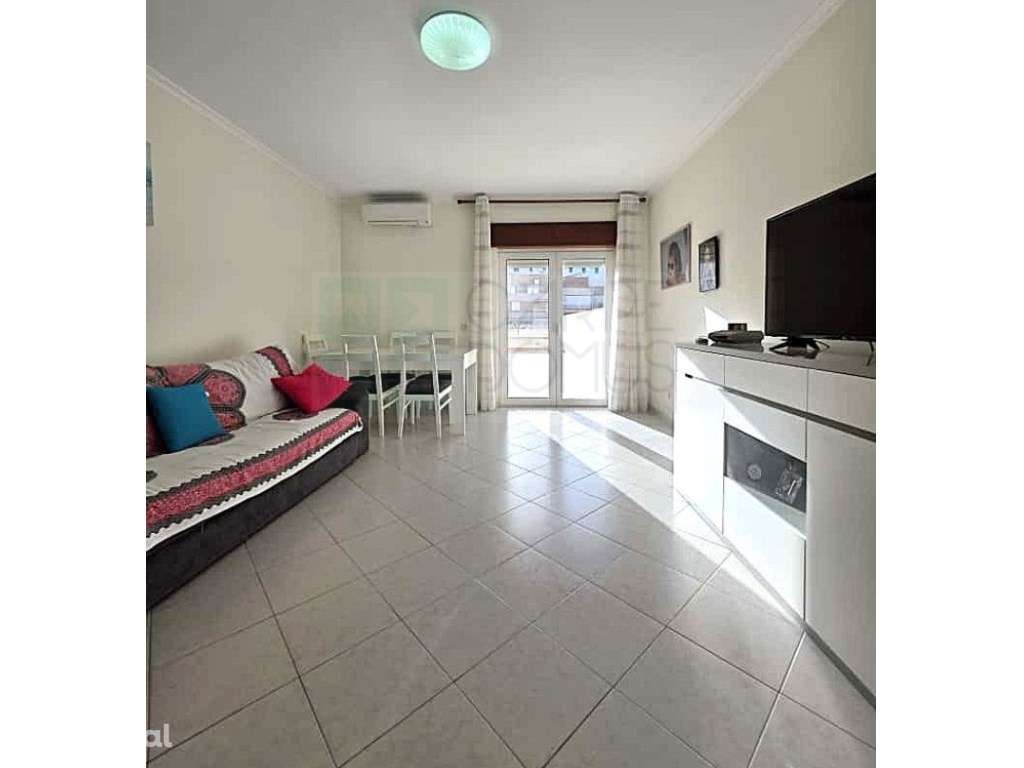 Apartamento T2 com terraço e garagem no centro de Monte Gordo, Alga... - Grande imagem: 3/12