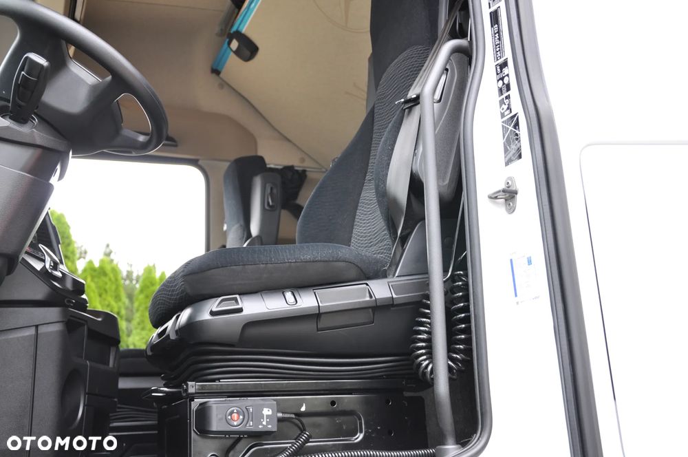 Mercedes-Benz Actros - 11