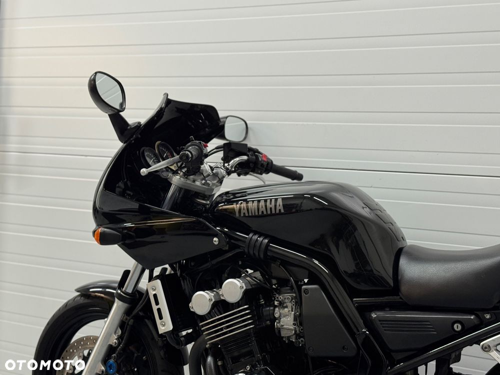 Yamaha FZ6 - 16