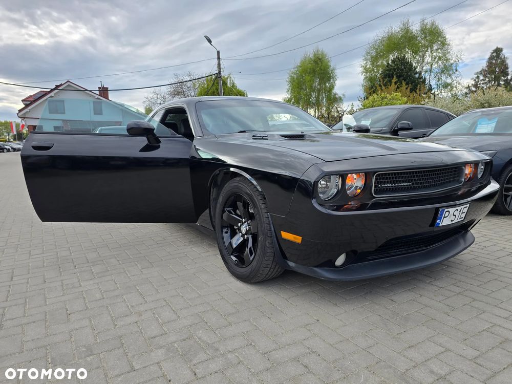 Dodge Challenger - 36