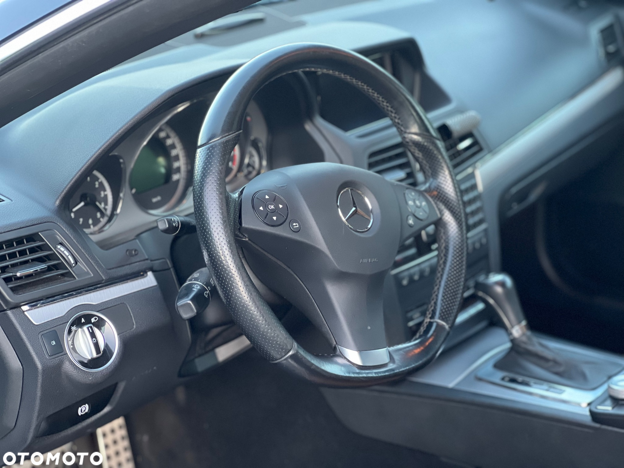 Mercedes-Benz Klasa E 350 CGI Cabrio BlueEFFICIENCY 7G-TRONIC Avantgarde - 16