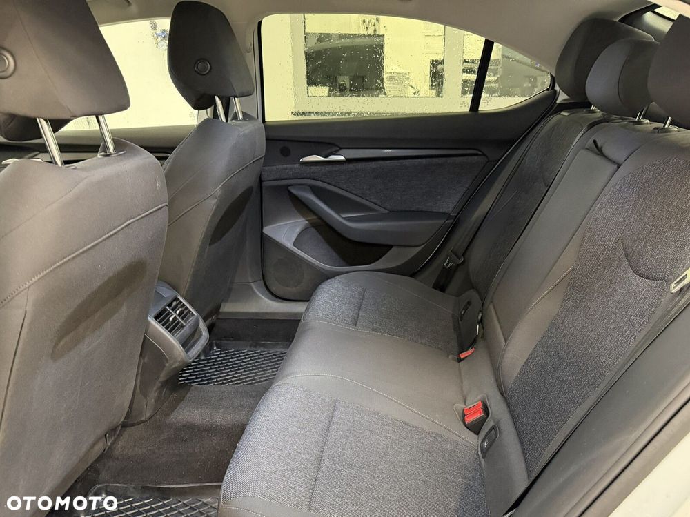Skoda Superb 2.0 TDI SCR Essence DSG - 12