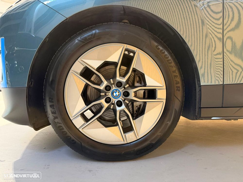 BMW iX xDrive40 - 35