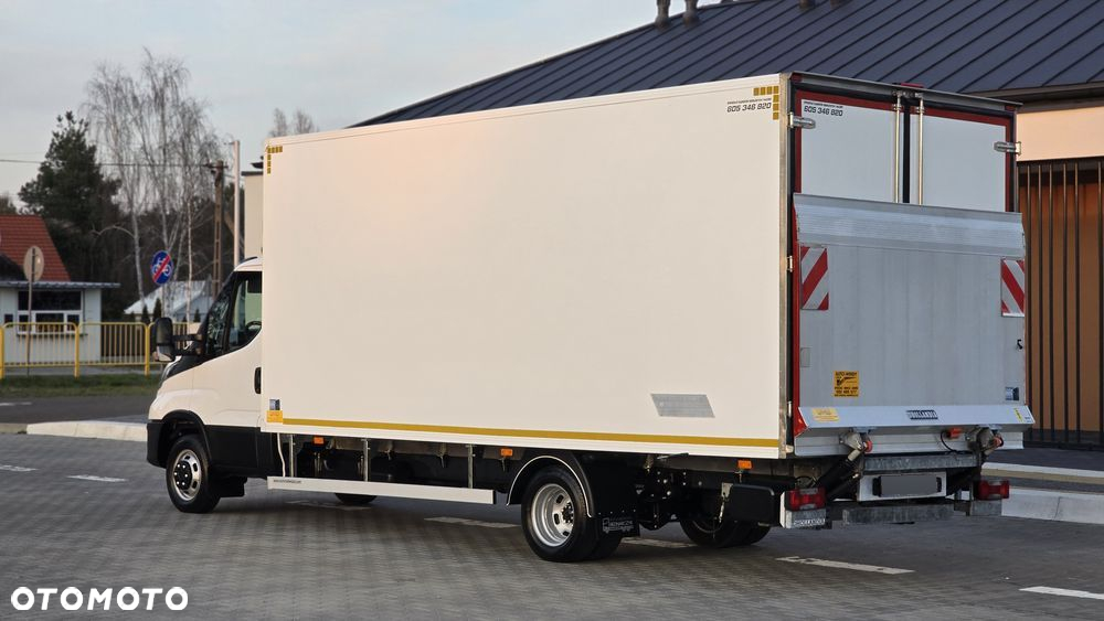 Iveco IVECO DAILY 3.0 180KM 50C18 ❗❗ ZABUDOWA IZOTERMA 12 EP / CARRIER XARIOS 500 / MROŹNIA -25 +25 GRZANIE / ZASILANIE ZEWNETRZNE /  NOWE OPONY / WINDA DHOLLANDIA 1000KG / NAVI + KAMERA COFANIA / RADAR / CHŁODNIA / SERWIS ASO / 50c15 50c18 35c18 72c18❗❗ JAK NOWY❗❗ - 3