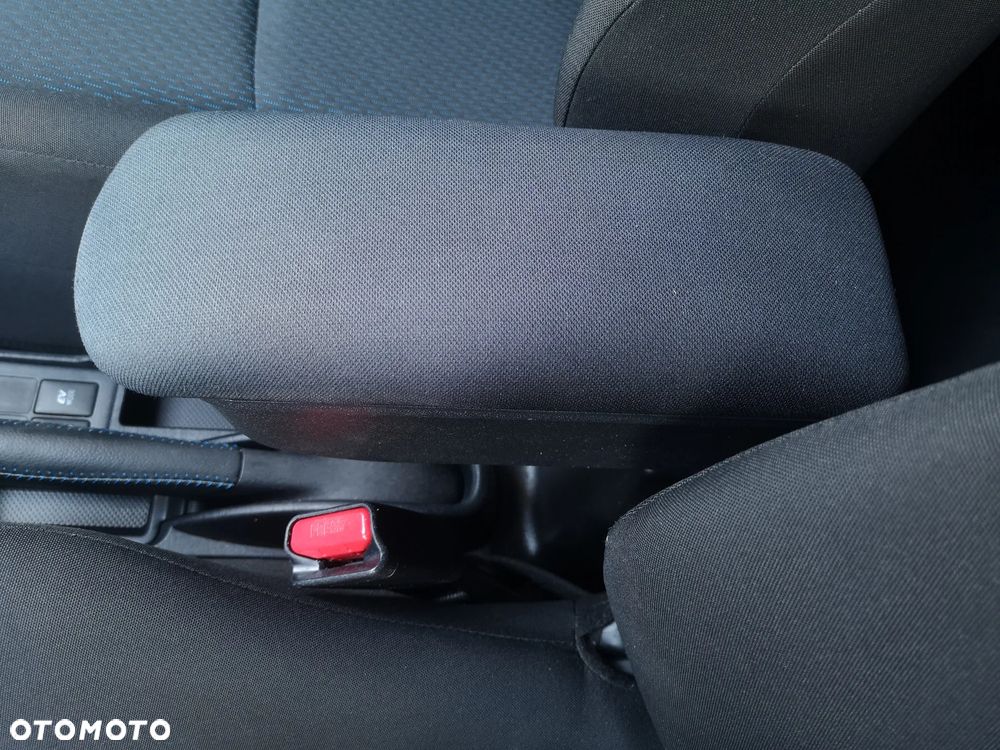 Toyota Yaris Hybrid 100 Life - 13