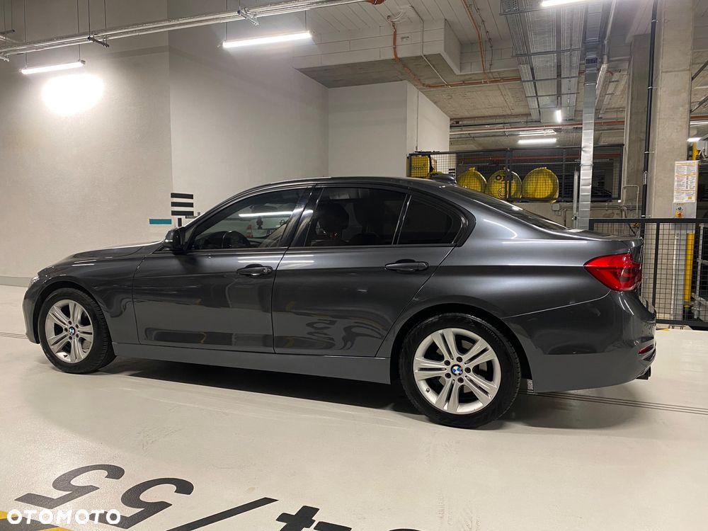 BMW Seria 3 328i Sport Line - 11