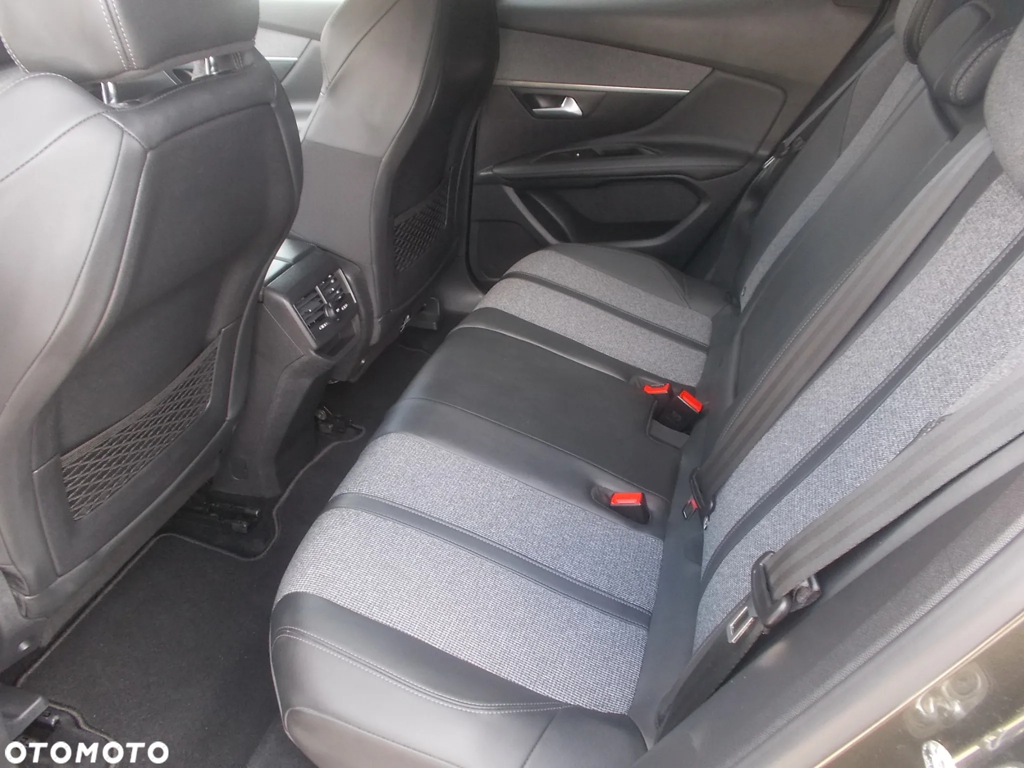 Peugeot 3008 1.2 PureTech Allure S&S EAT6 - 15