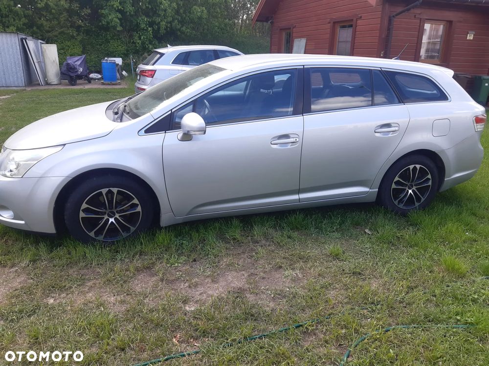 Toyota Avensis 2.0 D-4D Premium - 4