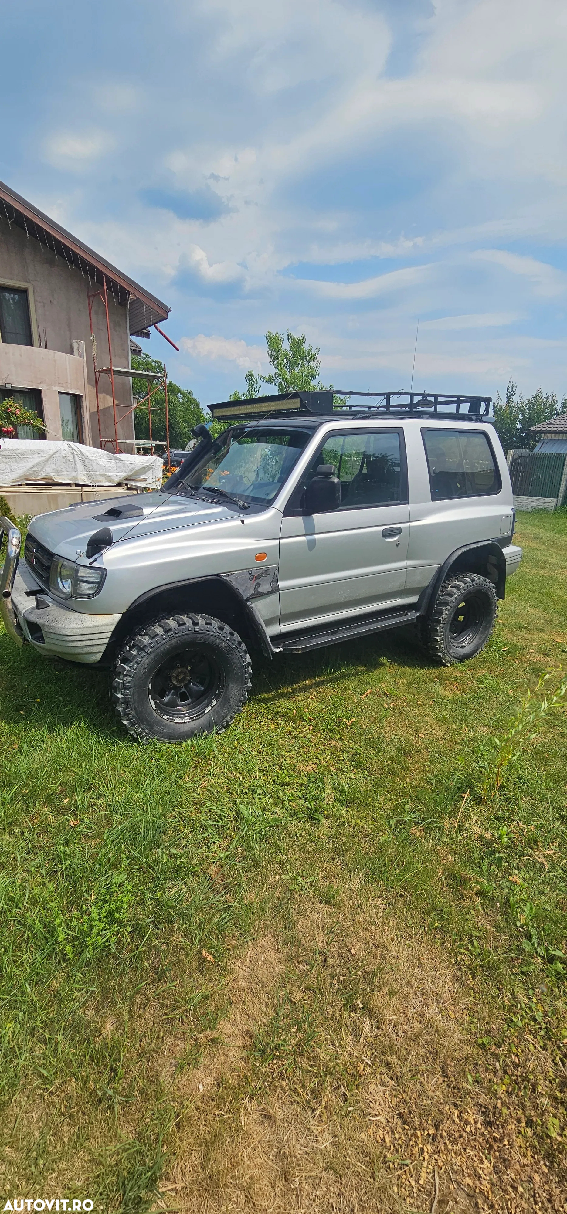 Mitsubishi Pajero - 3