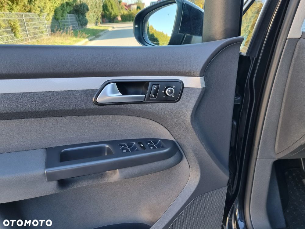 Volkswagen Touran 2.0 TDI DPF BlueMotion Technology MATCH - 19