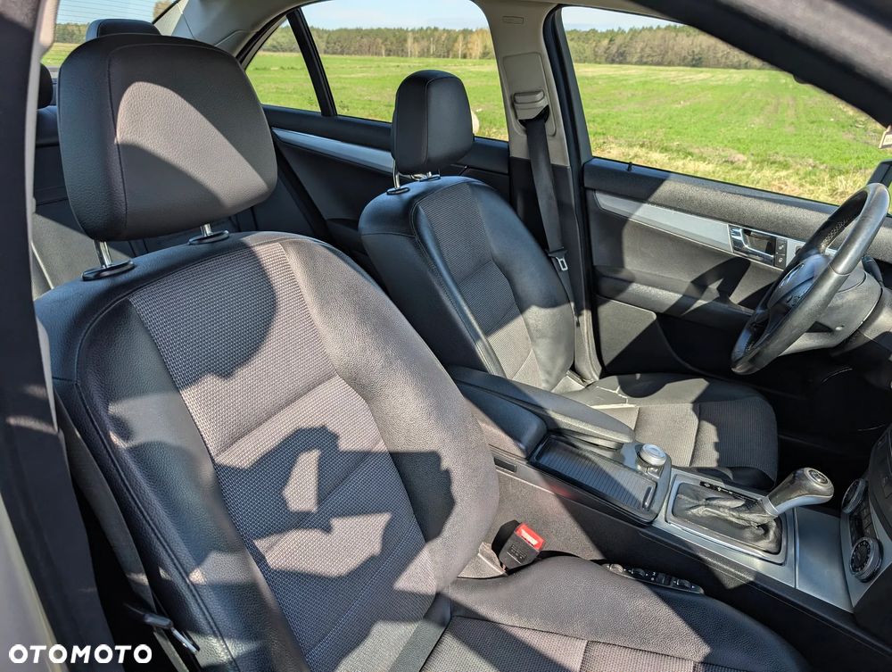 Mercedes-Benz Klasa C 320 CDI Avantgarde 4-Matic - 12