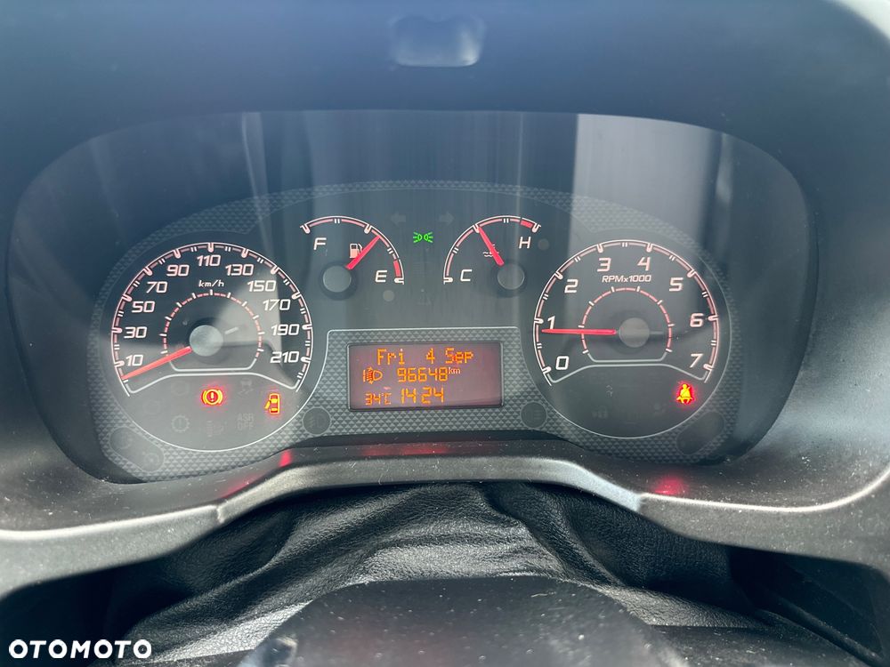 Fiat Qubo - 16