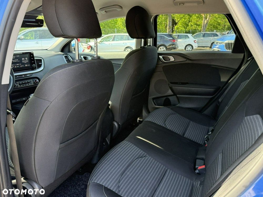 Kia Ceed - 13