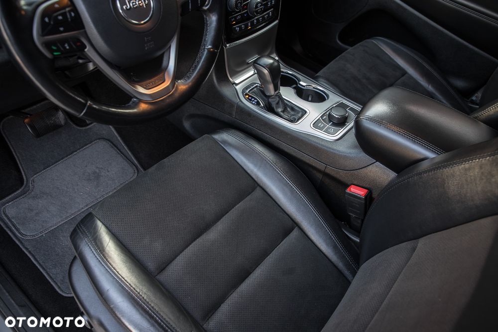 Jeep Grand Cherokee - 16