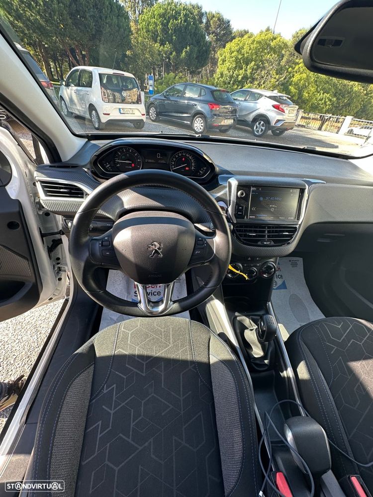 Peugeot 2008 1.2 PureTech Style - 14