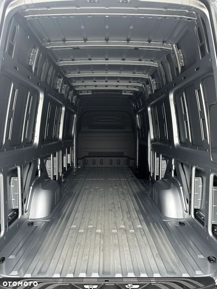 Mercedes-Benz Sprinter - 34
