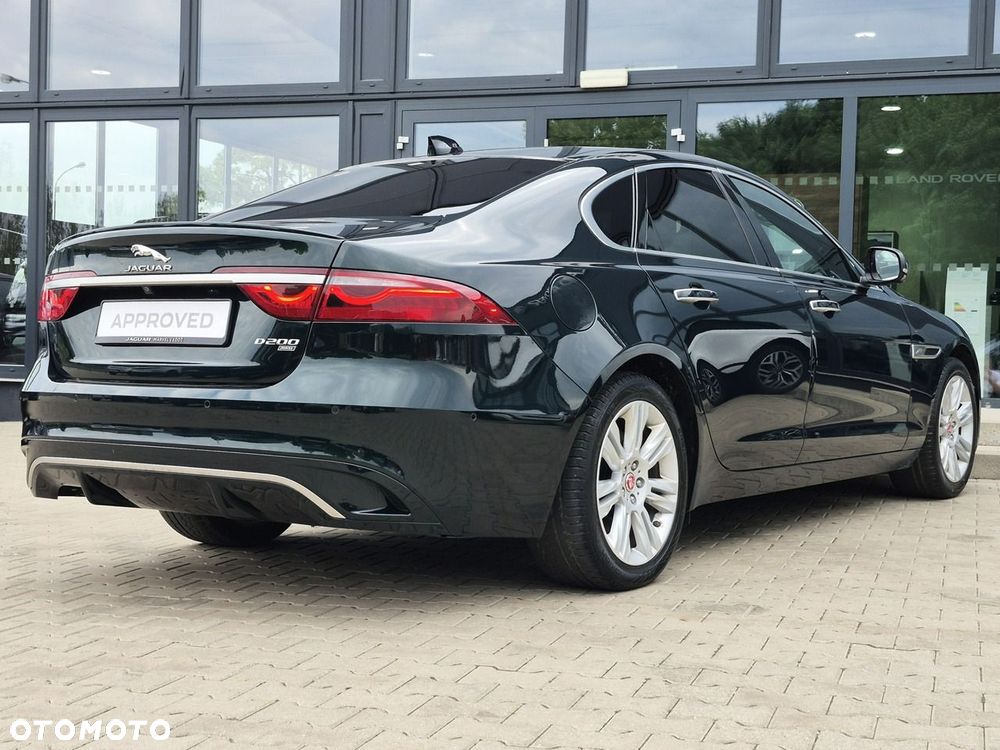 Jaguar XF - 13