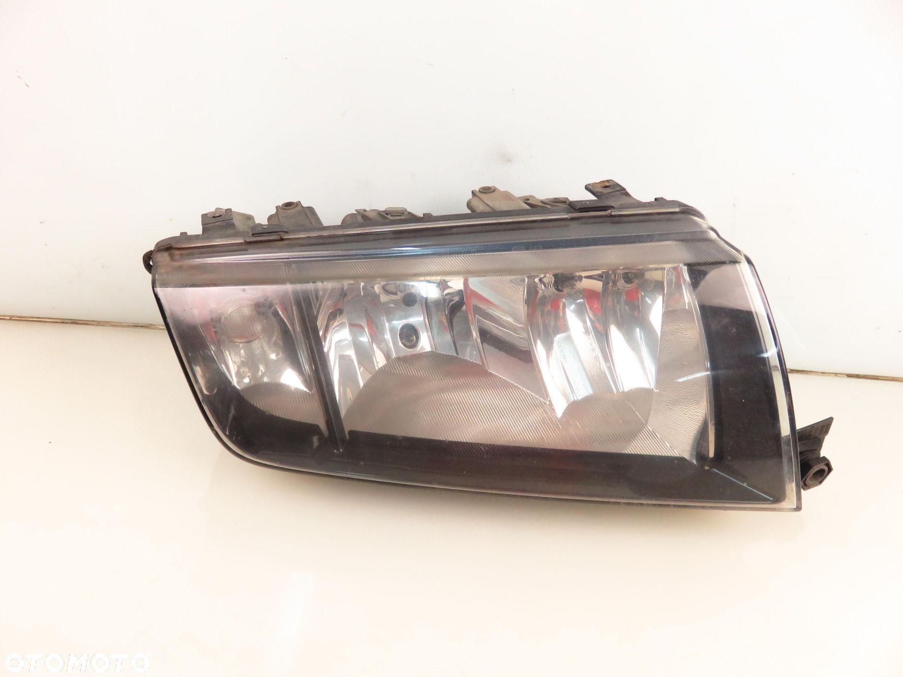 LAMPA PRAWA PRZEDNIA SKODA FABIA I - 1