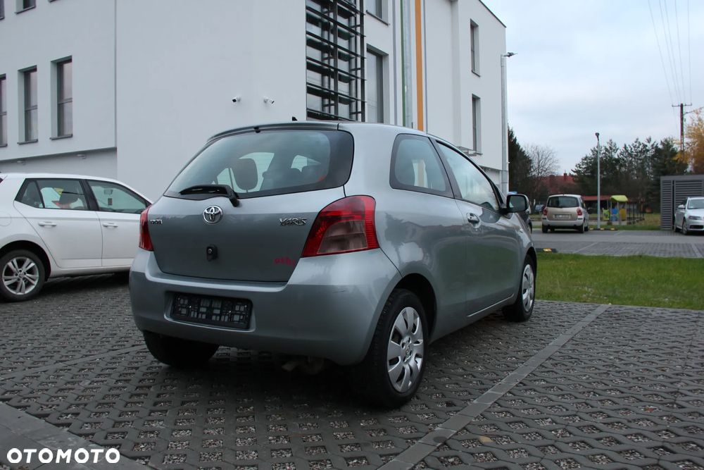 Toyota Yaris - 7