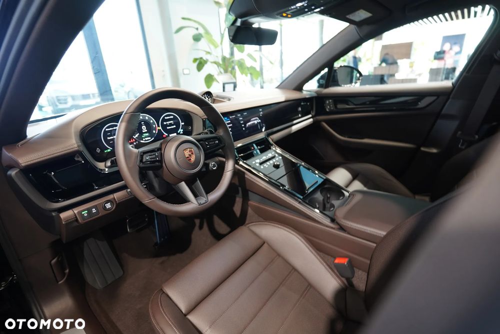 Porsche Panamera 4 E-Hybrid - 6