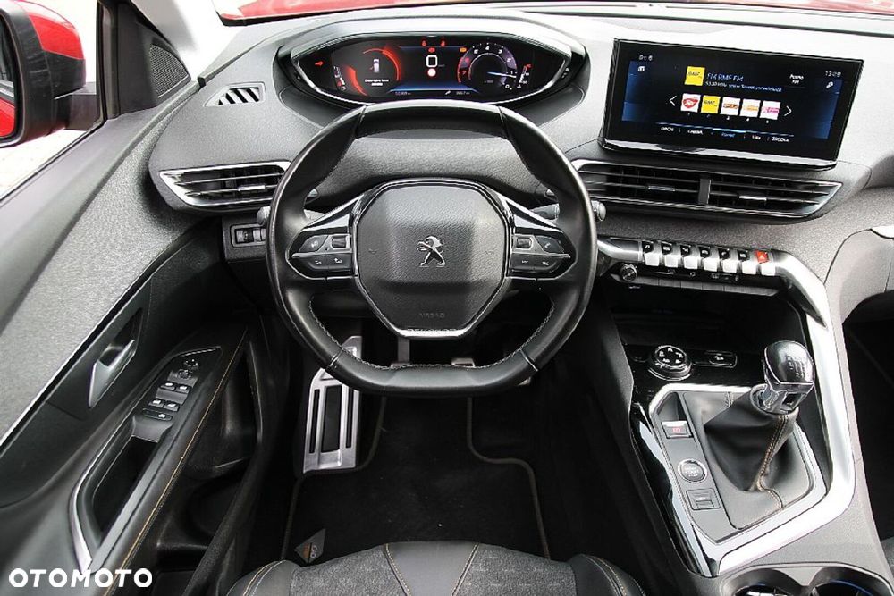 Peugeot 3008 1.2 PureTech Road Trip S&S - 20