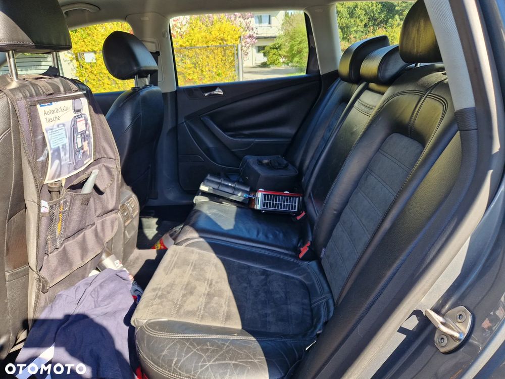 Volkswagen Passat 2.0 TDI DPF Highline - 25