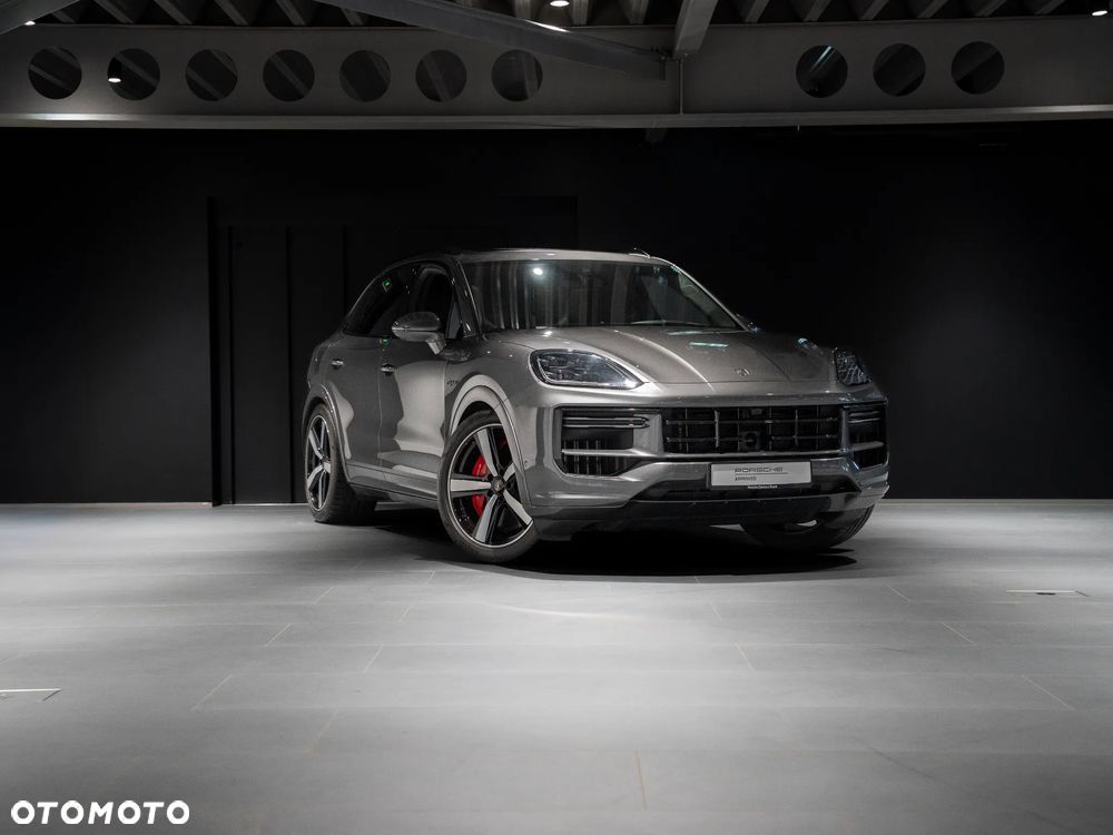 Porsche Cayenne Turbo E-Hybrid PHEV - 7
